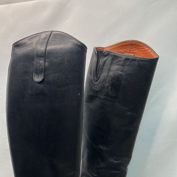 Ariat Black Leather Pull on riding Boots. Size 7 style 77501.  Genuine leather. - Picture 2 of 16